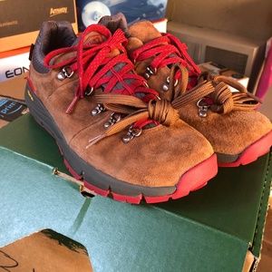 Danner shoes - outdoor shoes, mens shoes size 8.5